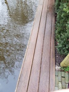 Peters hoveniersbedrijf uit Koudekerk aan den Rijn, het adres voor het maken voor uw terrasreinigig