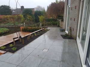 Peters hoveniersbedrijf uit Koudekerk aan den Rijn, het adres voor het aanleggen van uw tuin