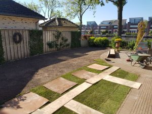 Peters hoveniersbedrijf uit Koudekerk aan den Rijn, het adres voor het maken voor uw tuin renovatie