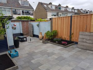 Peters hoveniersbedrijf uit Koudekerk aan den Rijn, het adres voor het maken voor uw tuinscheiding