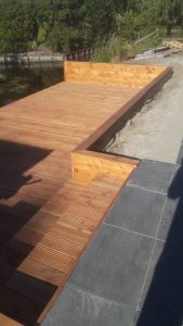 Peters hoveniersbedrijf uit Koudekerk aan den Rijn, het adres voor het maken van uw vlonder