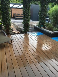 Peters hoveniersbedrijf uit Koudekerk aan den Rijn, het adres voor het maken van uw vlonder